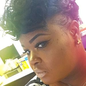 Meet your Posher, Rochelle